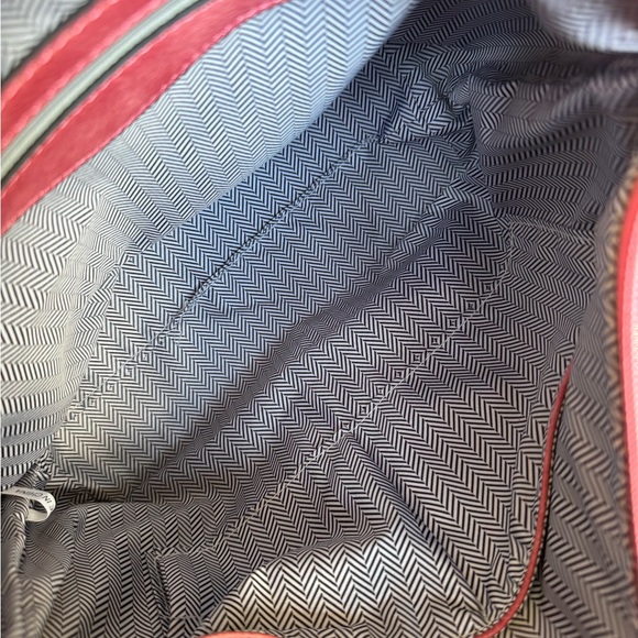 Pink Duffle crossbody bag nwot - Picture 15 of 16